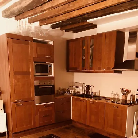 Beau 2 Pieces Centre Apartment